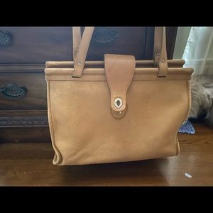 Original coach shoulder bag .. great condition